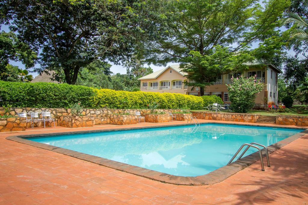 Jinja Safari Hotel Exterior photo