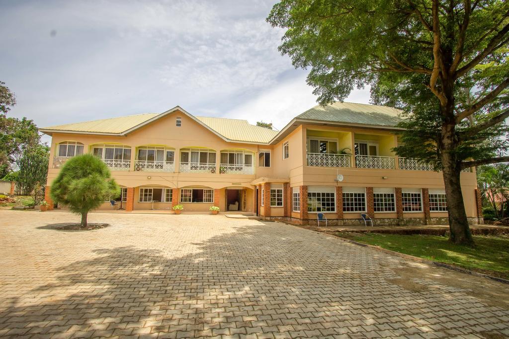 Jinja Safari Hotel Exterior photo