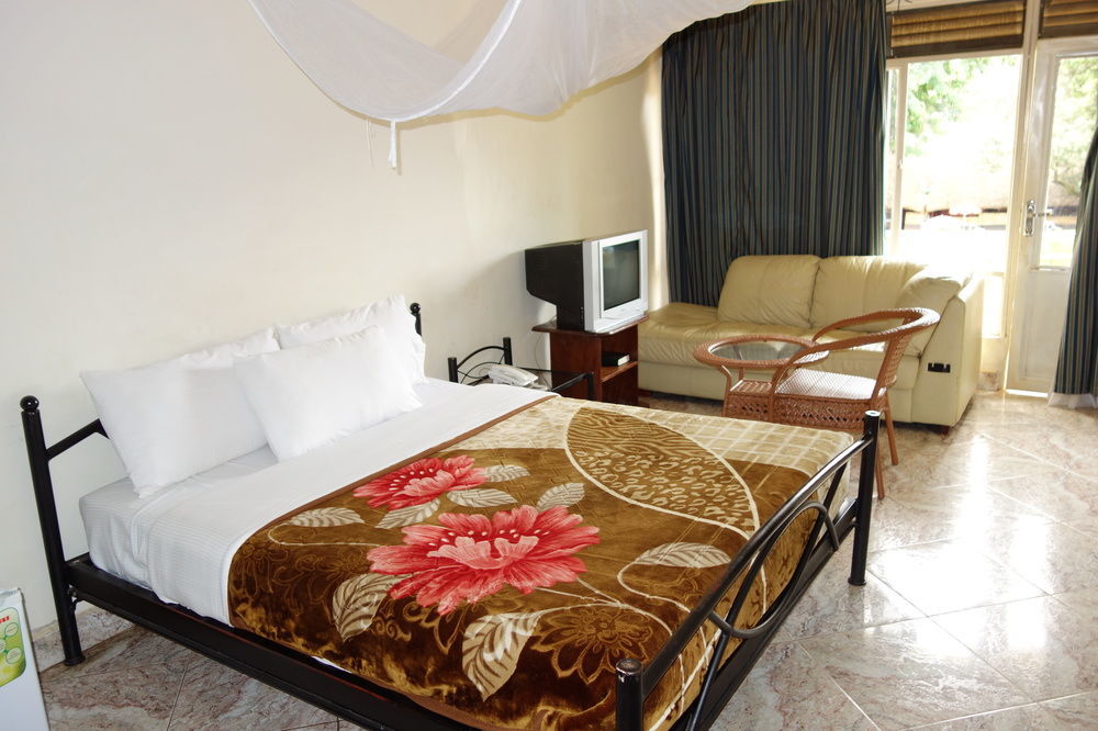 Jinja Safari Hotel Exterior photo