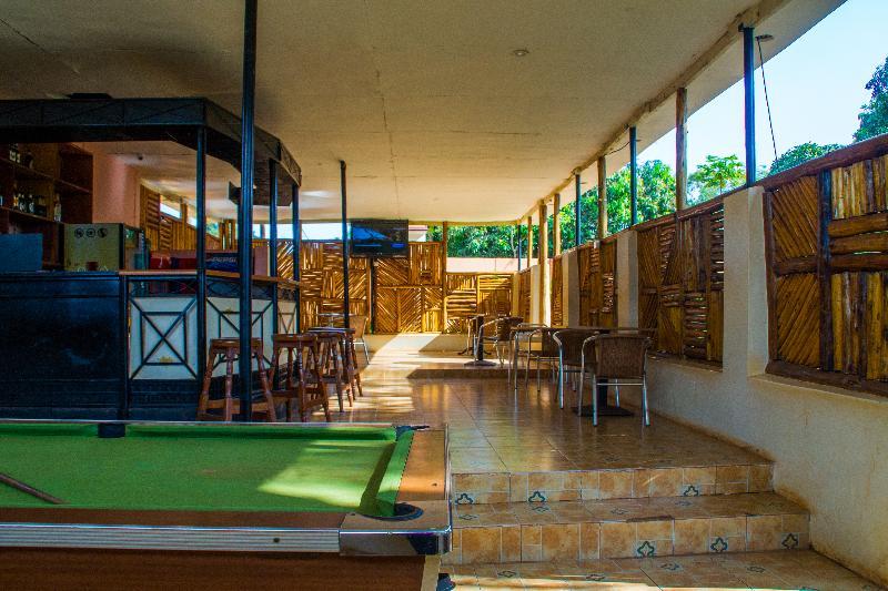 Jinja Safari Hotel Exterior photo