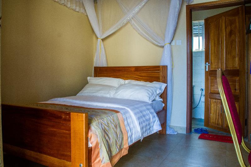 Jinja Safari Hotel Exterior photo